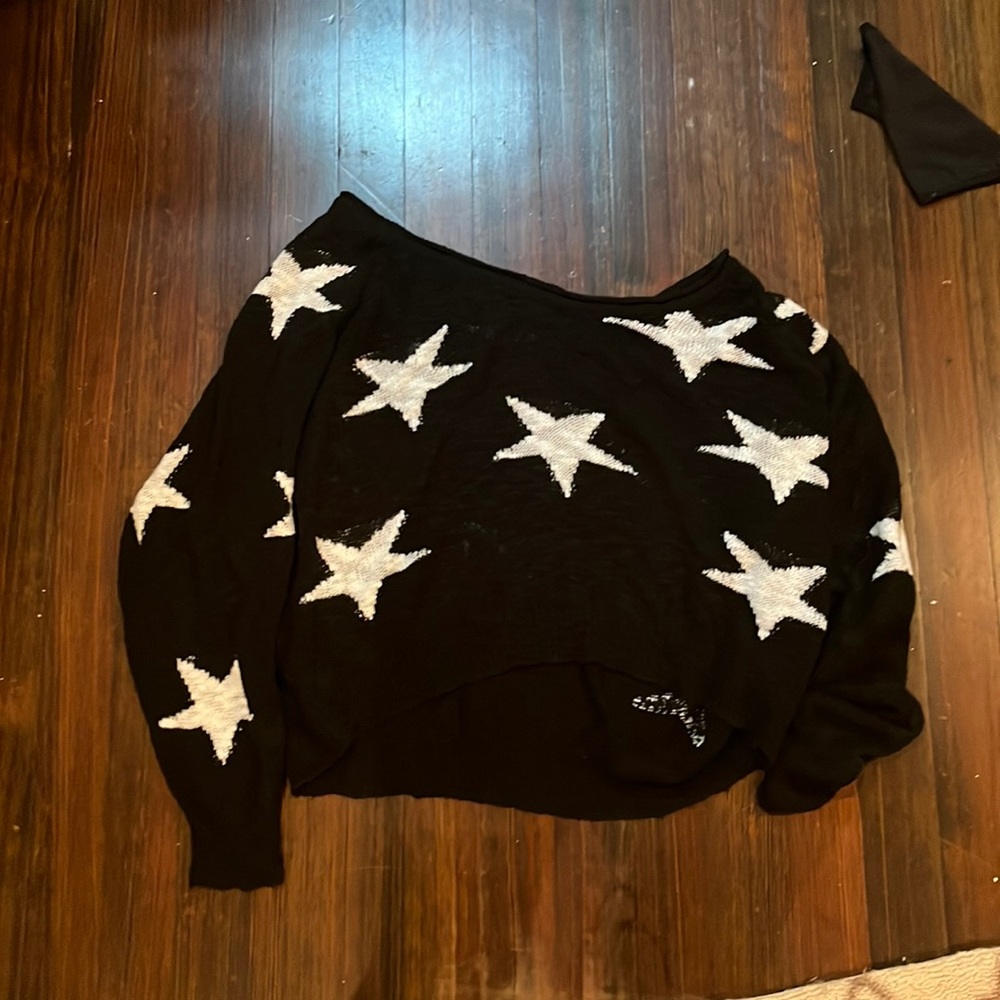 super cute off the shoulder light balls k star sweater